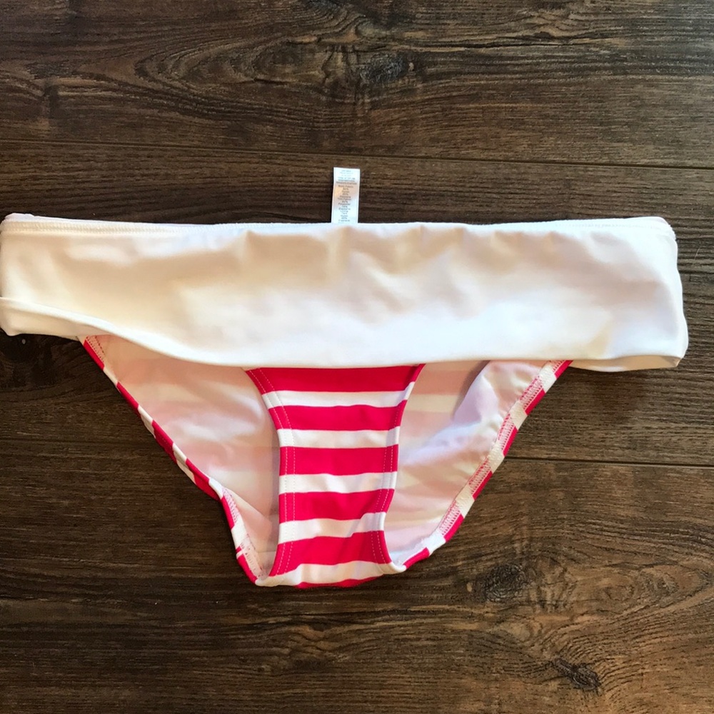 Size 8 fold over bikini bottom red/white stripes